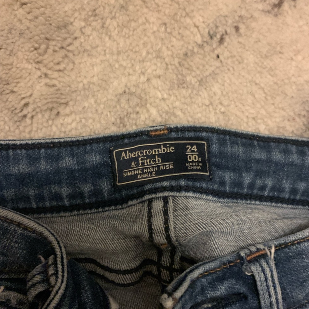 Blue skinny jeggings!